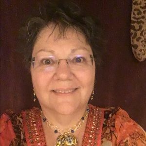 Meet your Posher, Tina